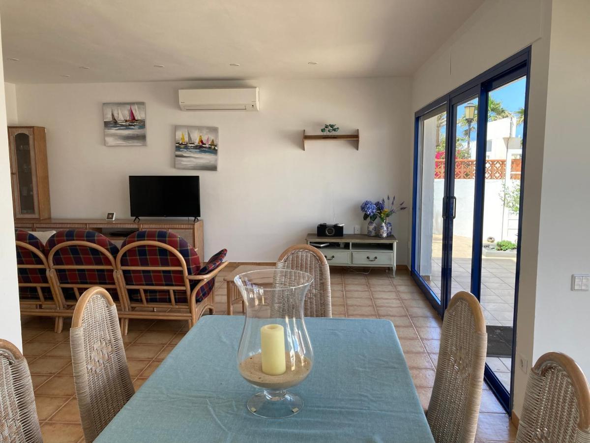 Beach House With The Heated Pool Next To Rocky Point Corralejo Eksteriør bilde